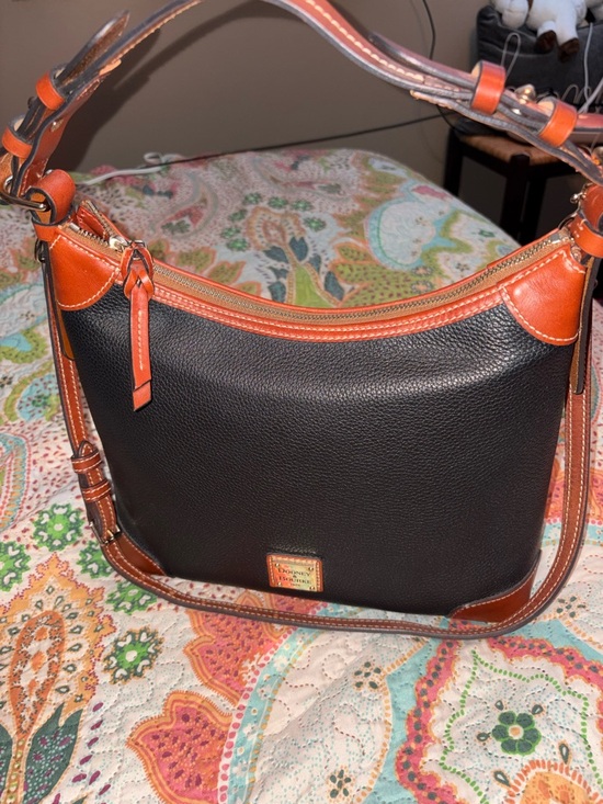 *BRAND NEW Dooney & Bourke Black and Brown Pebbled Leather Shoulder Bag